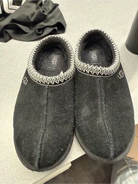 UGG Men’s Black Suede Slip-On Slippers with Contrast Trim